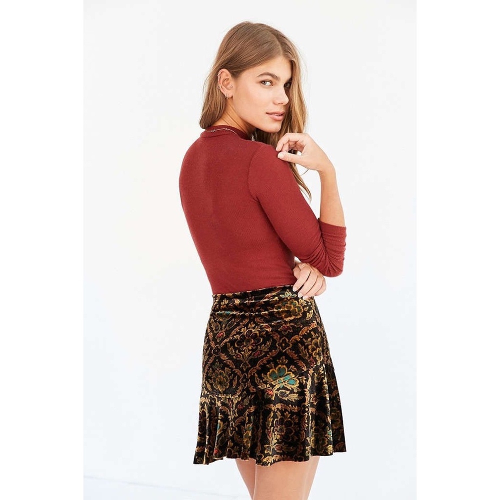 NEW • UO ECOTE • Flocked Velvet Mini Skirt • L